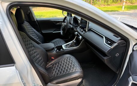 Toyota RAV4, 2021 год, 4 600 000 рублей, 8 фотография
