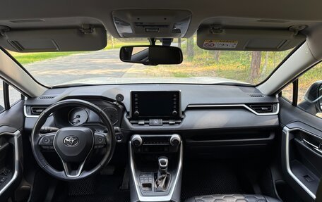 Toyota RAV4, 2021 год, 4 600 000 рублей, 7 фотография