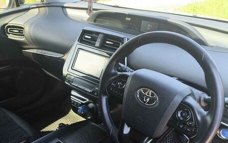 Toyota Prius IV XW50, 2020 год, 1 695 000 рублей, 6 фотография