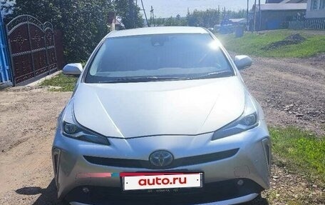 Toyota Prius IV XW50, 2020 год, 1 695 000 рублей, 3 фотография