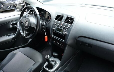 Volkswagen Polo VI (EU Market), 2011 год, 630 000 рублей, 14 фотография