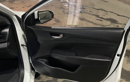 Hyundai Solaris II рестайлинг, 2018 год, 1 250 000 рублей, 3 фотография