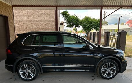 Volkswagen Tiguan II, 2018 год, 2 600 000 рублей, 4 фотография