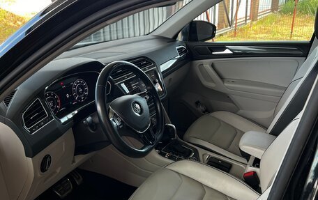 Volkswagen Tiguan II, 2018 год, 2 600 000 рублей, 14 фотография