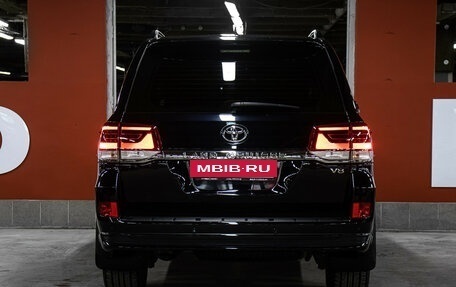 Toyota Land Cruiser 200, 2018 год, 8 998 000 рублей, 6 фотография