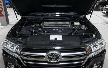 Toyota Land Cruiser 200, 2018 год, 8 998 000 рублей, 9 фотография