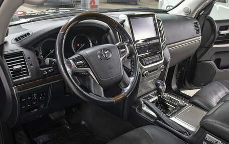 Toyota Land Cruiser 200, 2018 год, 8 998 000 рублей, 16 фотография
