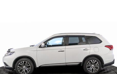 Mitsubishi Outlander III рестайлинг 3, 2018 год, 1 990 000 рублей, 8 фотография
