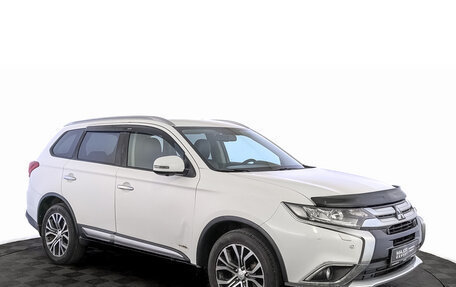 Mitsubishi Outlander III рестайлинг 3, 2018 год, 1 990 000 рублей, 3 фотография