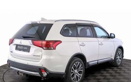 Mitsubishi Outlander III рестайлинг 3, 2018 год, 1 990 000 рублей, 5 фотография