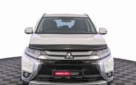 Mitsubishi Outlander III рестайлинг 3, 2018 год, 1 990 000 рублей, 2 фотография