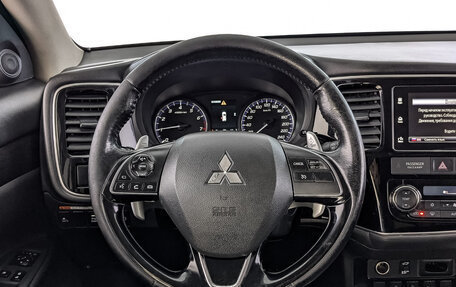 Mitsubishi Outlander III рестайлинг 3, 2018 год, 1 990 000 рублей, 21 фотография