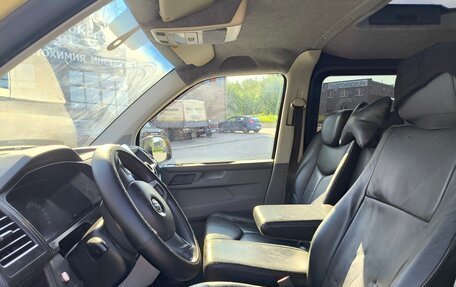 Volkswagen Transporter T6 рестайлинг, 2016 год, 1 900 000 рублей, 6 фотография