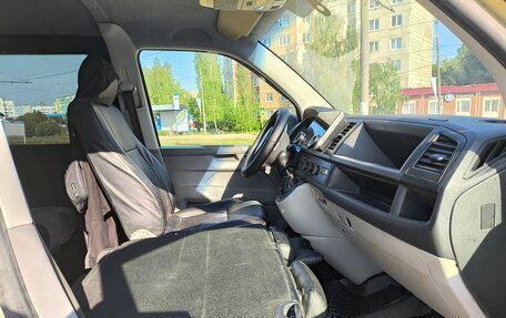 Volkswagen Transporter T6 рестайлинг, 2016 год, 1 900 000 рублей, 9 фотография