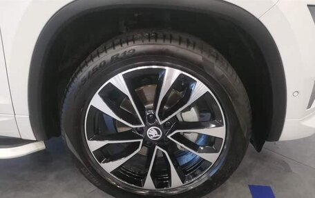 Skoda Kodiaq I, 2022 год, 2 560 000 рублей, 14 фотография