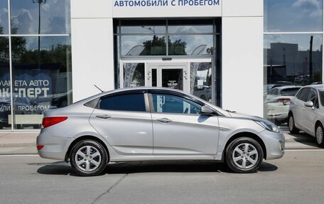 Hyundai Solaris II рестайлинг, 2011 год, 500 000 рублей, 2 фотография