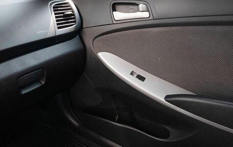Hyundai Solaris II рестайлинг, 2011 год, 500 000 рублей, 13 фотография