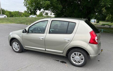 Renault Sandero I, 2013 год, 720 000 рублей, 2 фотография