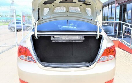Hyundai Solaris II рестайлинг, 2011 год, 679 000 рублей, 10 фотография