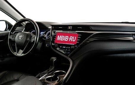 Toyota Camry, 2019 год, 2 500 000 рублей, 10 фотография