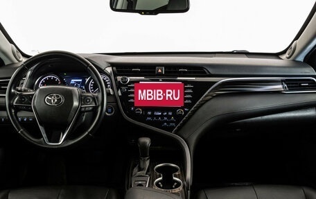 Toyota Camry, 2019 год, 2 500 000 рублей, 11 фотография