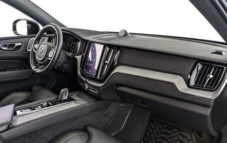 Volvo XC60 II, 2019 год, 3 800 000 рублей, 13 фотография