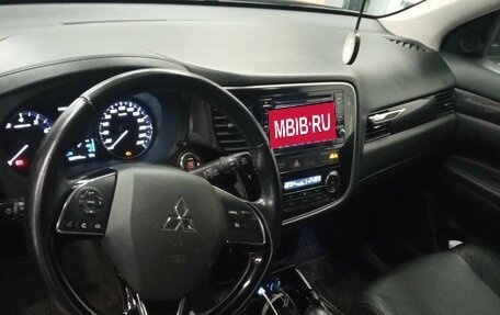Mitsubishi Outlander III рестайлинг 3, 2017 год, 1 750 000 рублей, 5 фотография