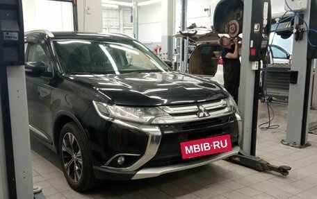 Mitsubishi Outlander III рестайлинг 3, 2017 год, 1 750 000 рублей, 2 фотография