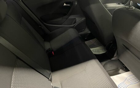Volkswagen Polo VI (EU Market), 2011 год, 689 000 рублей, 19 фотография