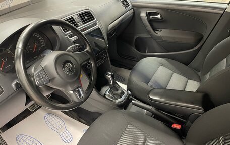 Volkswagen Polo VI (EU Market), 2011 год, 689 000 рублей, 11 фотография