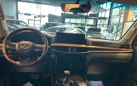 Lexus LX III, 2016 год, 6 300 000 рублей, 19 фотография
