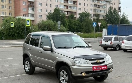 Chevrolet Niva I рестайлинг, 2017 год, 620 000 рублей, 2 фотография