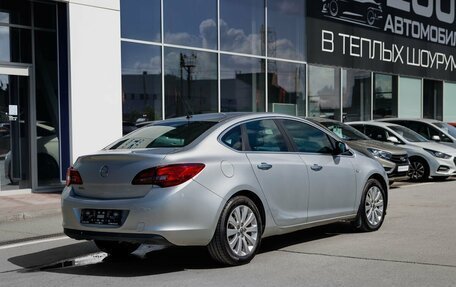 Opel Astra J, 2012 год, 700 000 рублей, 5 фотография