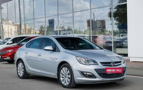 Opel Astra J, 2012 год, 700 000 рублей, 3 фотография