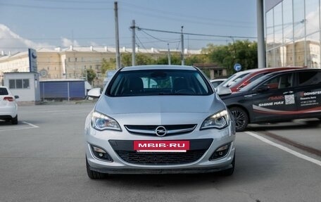 Opel Astra J, 2012 год, 700 000 рублей, 2 фотография