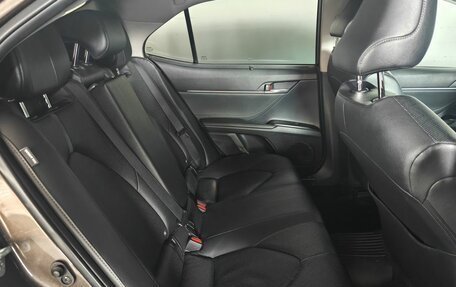 Toyota Camry, 2021 год, 2 750 000 рублей, 10 фотография