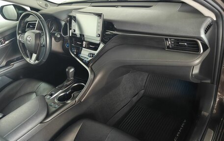 Toyota Camry, 2021 год, 2 750 000 рублей, 9 фотография