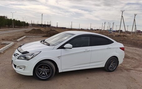Hyundai Solaris II рестайлинг, 2014 год, 1 050 000 рублей, 3 фотография