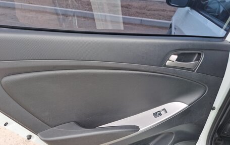 Hyundai Solaris II рестайлинг, 2014 год, 1 050 000 рублей, 8 фотография
