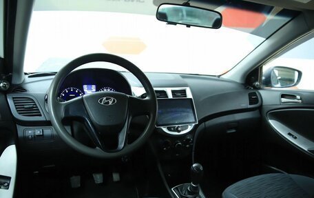 Hyundai Solaris II рестайлинг, 2016 год, 750 000 рублей, 12 фотография