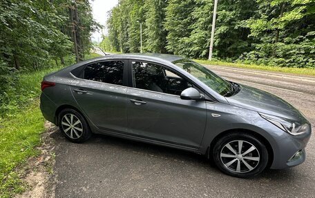 Hyundai Solaris II рестайлинг, 2018 год, 1 350 000 рублей, 5 фотография