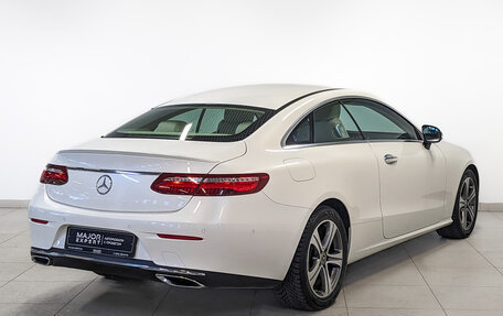 Mercedes-Benz E-Класс, 2019 год, 4 490 000 рублей, 5 фотография