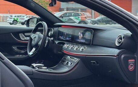 Mercedes-Benz E-Класс, 2017 год, 3 790 000 рублей, 28 фотография