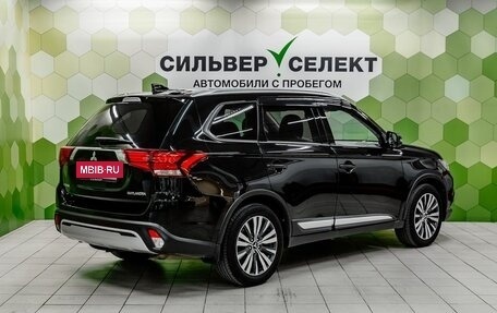Mitsubishi Outlander III рестайлинг 3, 2020 год, 2 200 000 рублей, 2 фотография