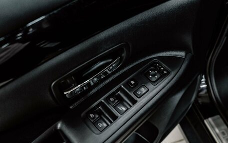 Mitsubishi Outlander III рестайлинг 3, 2020 год, 2 200 000 рублей, 20 фотография