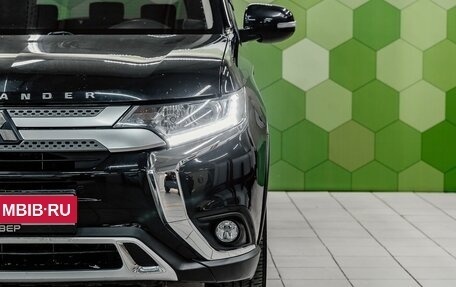 Mitsubishi Outlander III рестайлинг 3, 2020 год, 2 200 000 рублей, 10 фотография