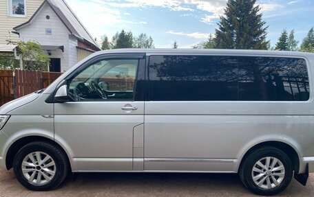 Volkswagen Caravelle T6 рестайлинг, 2017 год, 2 650 000 рублей, 4 фотография