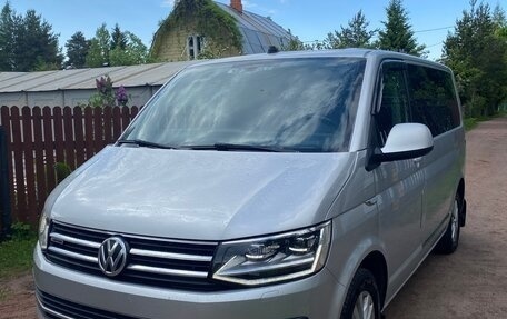 Volkswagen Caravelle T6 рестайлинг, 2017 год, 2 650 000 рублей, 2 фотография