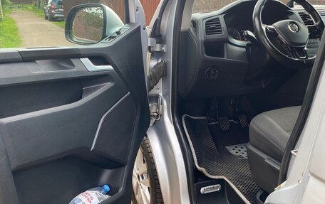 Volkswagen Caravelle T6 рестайлинг, 2017 год, 2 650 000 рублей, 12 фотография