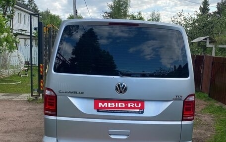 Volkswagen Caravelle T6 рестайлинг, 2017 год, 2 650 000 рублей, 6 фотография